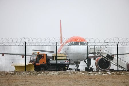 Berlin Brandenburg Airport closed due to ice on tarmac