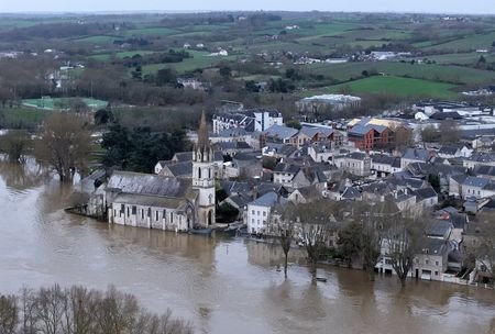 Floods due heavy rain in western France