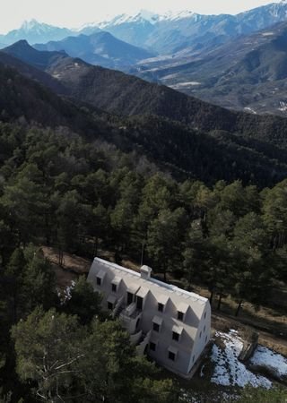 tagreuters.com2026binary_LYNXMPEM1H14W-VIEWIMAGE