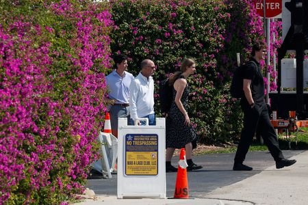 U.S. Secret Service agents and local police killed a man