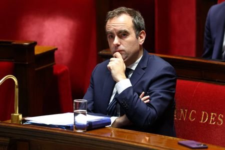 No-confidence motions against French government over new energy law