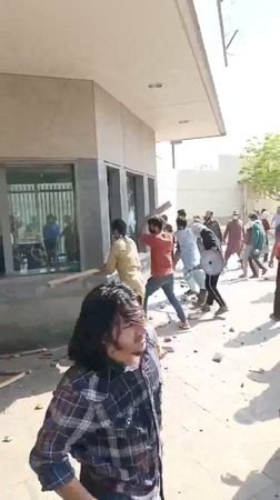 tagreuters.com2026binary_LYNXMPEM2014L-VIEWIMAGE