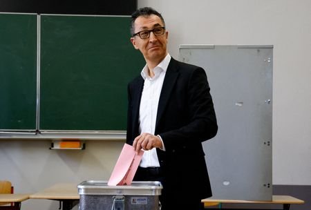 tagreuters.com2026binary_LYNXMPEM270DJ-VIEWIMAGE