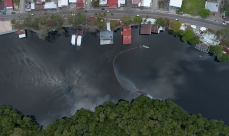 Residents of Tabasco suffer pollution from worst accident at new