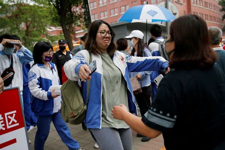 tagreuters.com2026binary_LYNXMPEM2Q04W-VIEWIMAGE