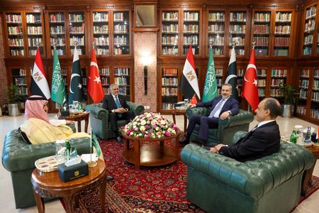Pakistan hosts talks with Saudi Arabia, Turkey and Egypt to
