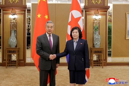 Chinese foreign minister tells North Korean minister Pyongyang is making strides despite US ‘oppression’