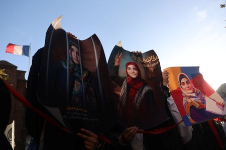 Gathering in support of an Iranian student prisoner in France,