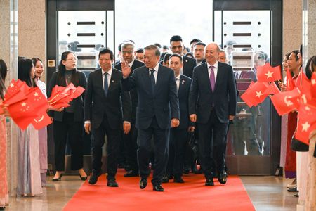 China’s Xi calls for strategic clarity, political security with Vietnam