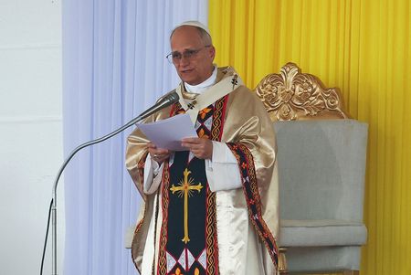 Pope Leo, in Cameroon, decries ‘handful of tyrants’ ravaging the world