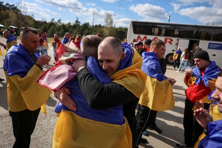 tagreuters.com2026binary_LYNXMPEM3N142-VIEWIMAGE