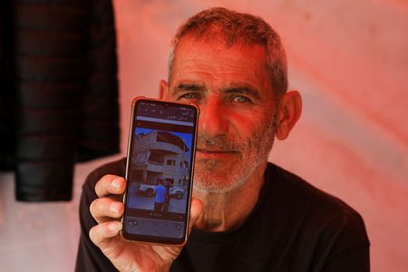 tagreuters.com2026binary_LYNXMPEM3T0DB-VIEWIMAGE