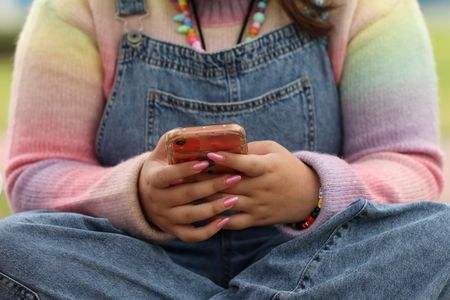 Teens discuss Australia's social media ban for under-16s, set to
