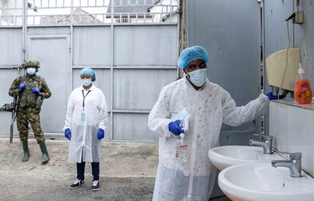 Test shortages slow fight against Ebola in Congo