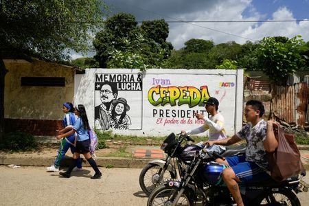 In Colombia’s Caribbean, neighboring towns back opposing presidential candidates