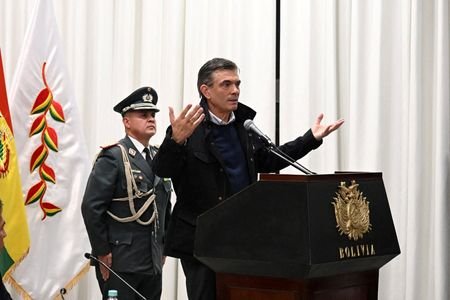 Bolivia signs deal with labor union after 50 days of