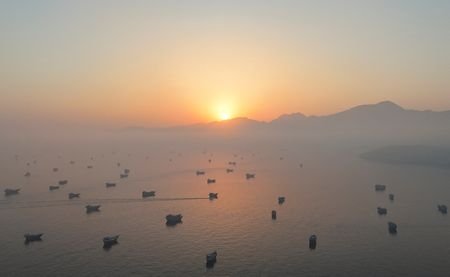 Two South Korean-operated vessels passed through Strait of Hormuz after MOU signed