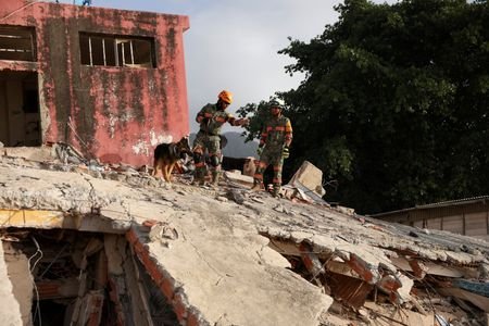 Aftermath of earthquakes in La Guaira