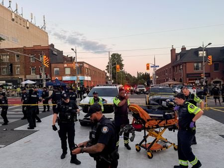 Toronto active shooter incident leaves 5 people injured, 2 dead, police say