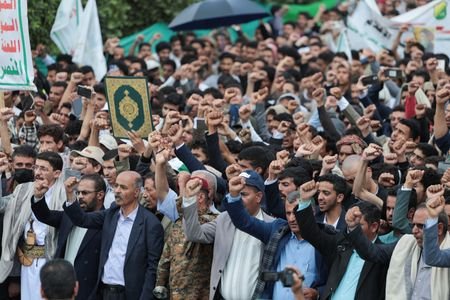 Students and professors demonstrate at Sanaa University campus in support