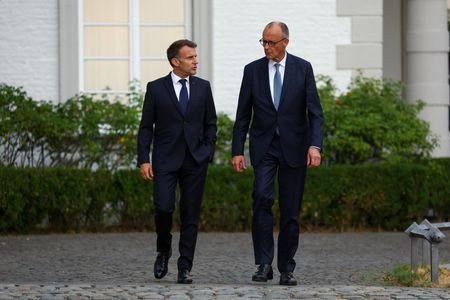 German Chancellor Friedrich Merz and French President Emmanuel Macron meet