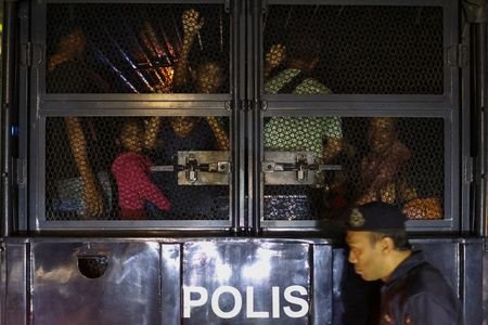 Malaysia detains over 100 Rohingya refugees seeking shelter at UNHCR