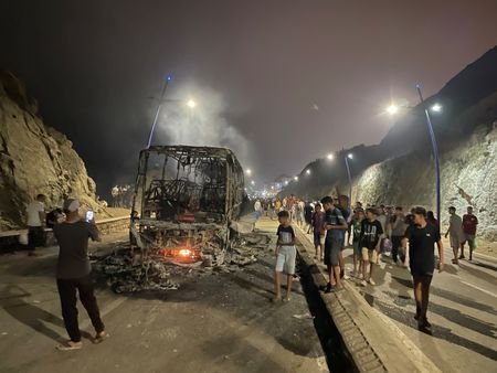 Migrants gather in Fnideq