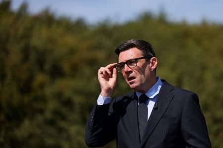 British PM Burnham visits HM Coastguard Dover