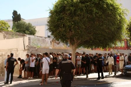 Mass crossings of migrants on foot and by sea from