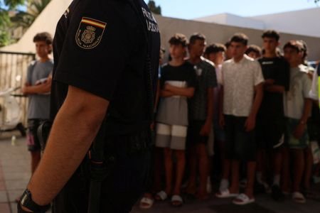 Mass crossings of migrants on foot and by sea from
