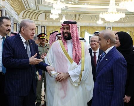 Saudi Arabia, Turkey and Pakistan sign joint defense deal in