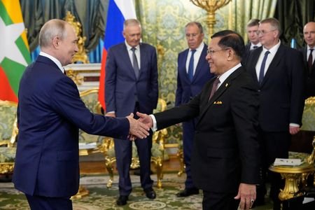 Russian President Vladimir Putin meets Myanmar President Min Aung Hlaing