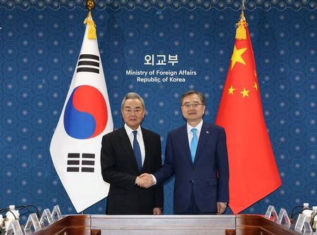 China considering summit with Seoul in November, South Korean foreign