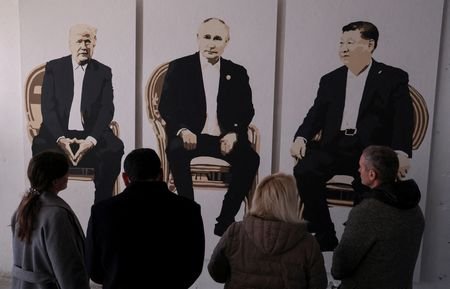 Artwork depicting Presidents Trump, Putin and Xi unveiled in Crimea