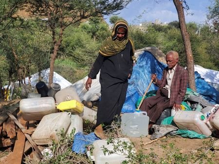 'Escaped with only our lives': Yemenis flee Houthi clashes to