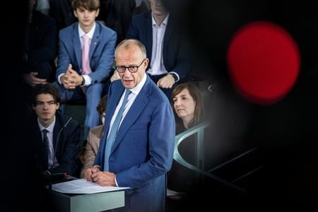 Chancellor Merz receives winners of Jugend Forscht 2026 contest