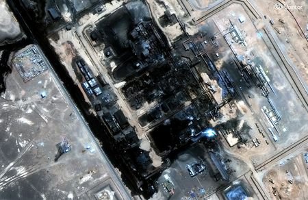 Satellite imagery shows the Saudi Arabia East-West pipeline before and