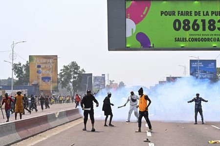 Congo police break up protests against proposed constitutional changes