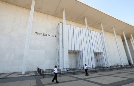 Kennedy Center board votes to close for renovations after judge blocks Trump’s name from facade