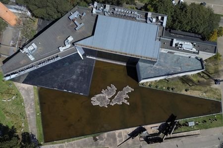 Argentina charges executives of companies operating in the Falklands
