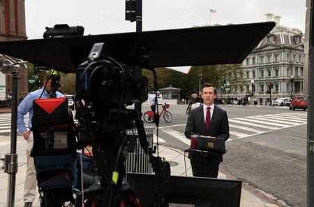 MS NOW reporter works from outside the White House in