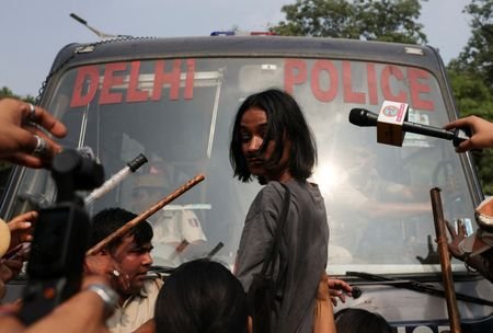 India detains thousands, locks down Delhi to foil election chief protest