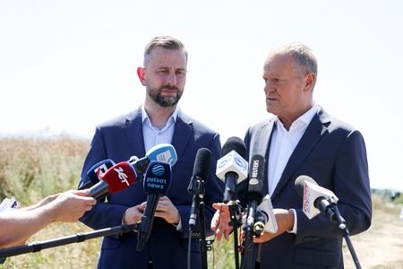 Polish police detain man over threat to PM and defence minister