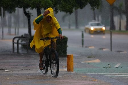 Hurricane Simon strengthens to Category 4 off Mexico coast