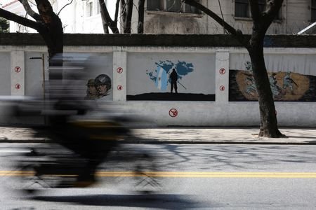 Argentina charges executives of companies operating in the Falklands