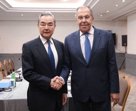 Russia's Foreign Minister Sergei Lavrov and China's Foreign Minister Wang
