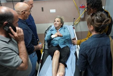 Israeli militant settlers injure journalist in West Bank attack