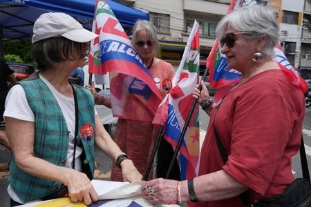Lula hopes older voters can help power him to victory against Flavio Bolsonaro