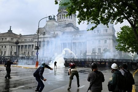 Protest in support of the Argentine university community and against