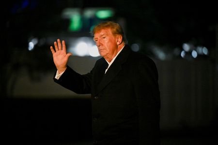 US President Donald Trump arrives on the South Lawn of